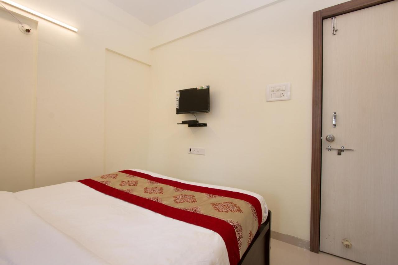 فندق Oyo 9052 Leisurely Abode Khadki المظهر الخارجي الصورة